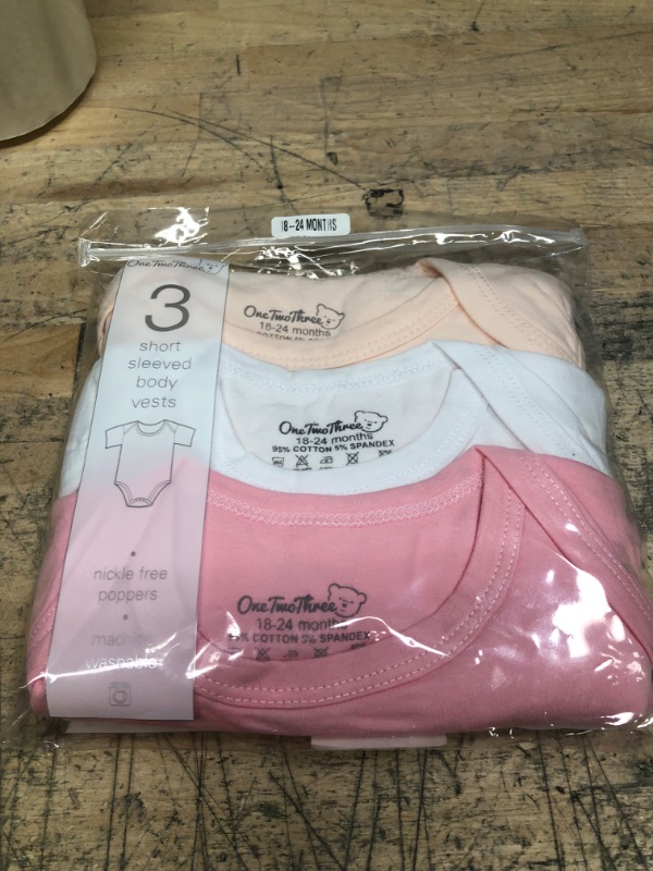 Photo 2 of 123 Bear Baby 3-Pack Soft Cotton Spandex bodysuits
SIZE: 18-24 MONTHS