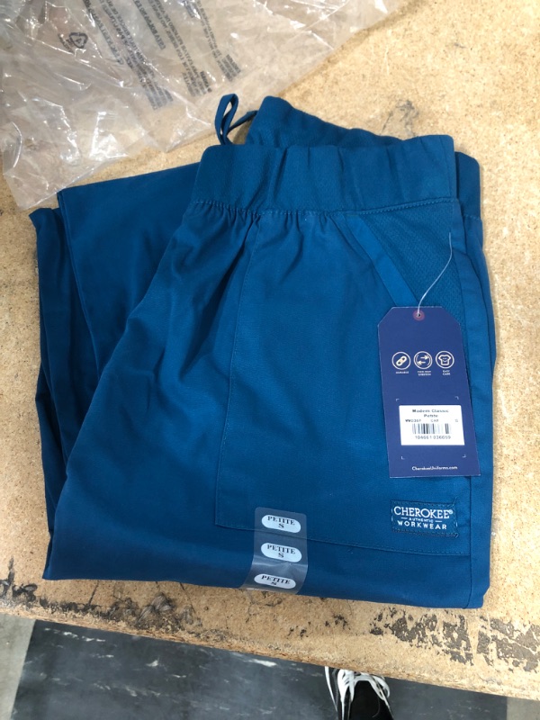 Photo 2 of Cherokee Workwear Professionals Women Scrubs Pant Mid Rise Jogger WW036 size small petite 
