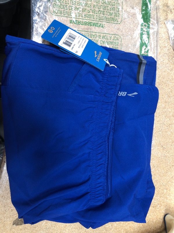 Photo 2 of Brooks mens Sherpa 5" Shorts- SIZE LARGE 
