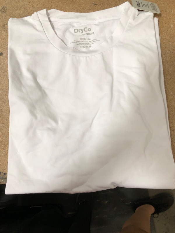 Photo 2 of 360° Sweatproof Undershirt with New Neat - MEDIUM 
