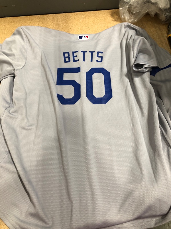 Photo 2 of DODGERS JERSEY
#50 BETTS
SIZE L 14-16