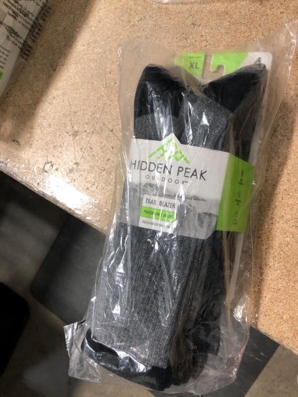 Photo 2 of HIDDEN PEAK OUTDOOR MENS WOOL SOCKS (XL) 