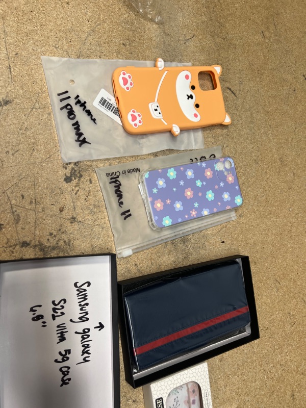 Photo 2 of bundle of amazon goods phone cases // descriptions are in pictures