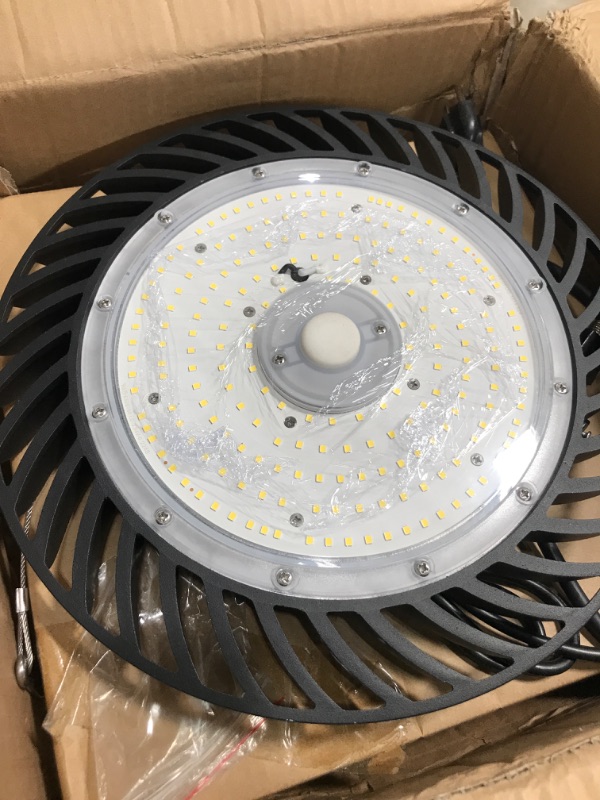 Photo 2 of 150 Watt LED High Bay UFO 19500 Lumens
