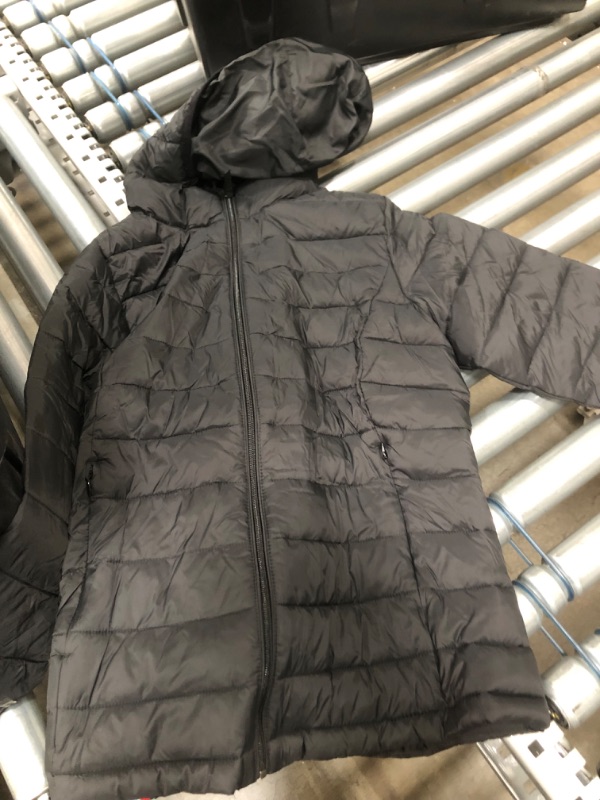 Photo 1 of Amazon Essentials Women's Lightweight Long-Sleeve Full-Zip Water-Resistant Packable Hooded Puffer Jacket BLACK
SIZE L