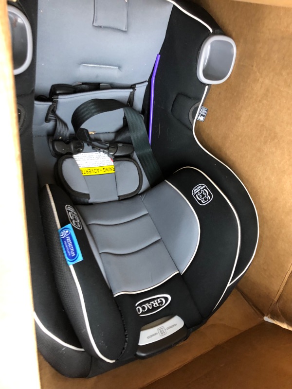 Photo 2 of *car seat is covered in dog/cat hair, needs to be cleaned*
Safety 1St Grow and Go All-in-One Convertible Car Seat, Certified Refurbished, Shadow Ii
