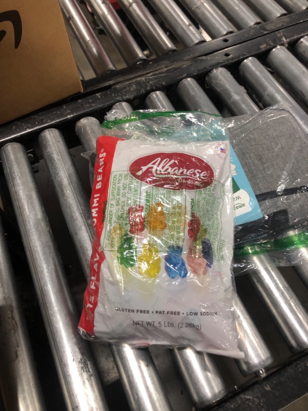 Photo 1 of (Unknown expiration date ) Albanese 80-oz Gummi Snacks ( Unknown expiration date )