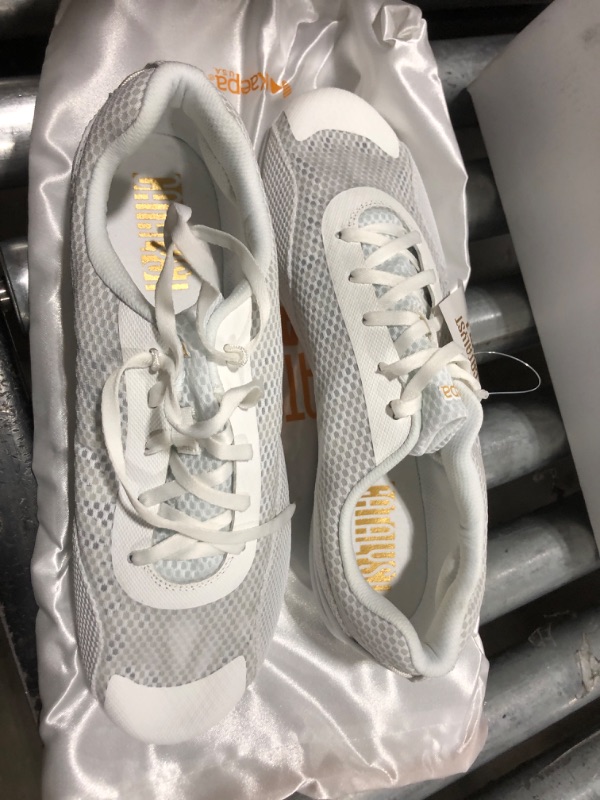 Photo 2 of Kaepa Women's Catalyst Am 1 Cheer Shoe, White, Size 10.5