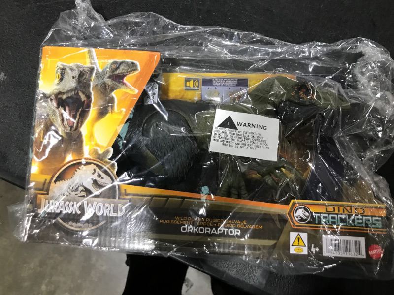 Photo 2 of Jurassic World Dino Trackers Wild Roar Orkoraptor Action Figure