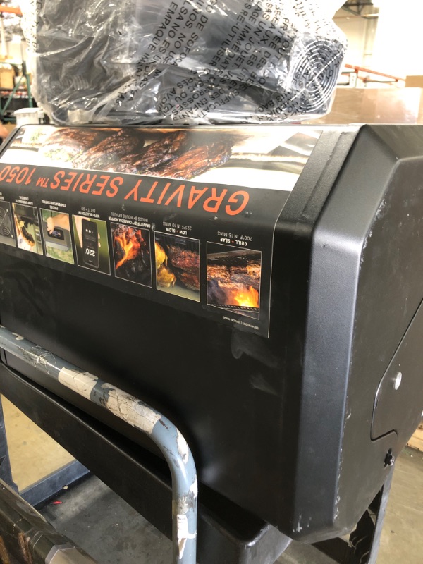 Photo 4 of Masterbuilt® Gravity Series® 1050 Digital Charcoal Grill and Smoker with Digital Control, App Connectivity and 1,050 Cooking Square Inches in Black, Model MB20041220
