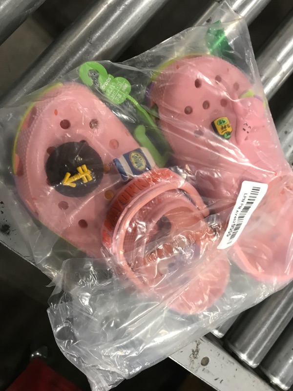 Photo 1 of Crocs 209479-737-M4W6 Spongebob Patrick Classic Clog Melon Melon sz6