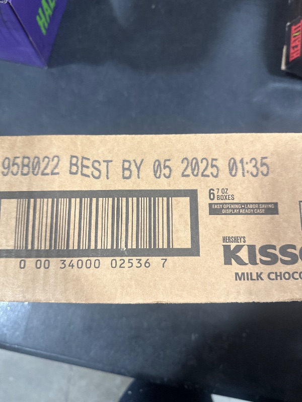 Photo 2 of HERSHEY'S KISSES Solid Milk Chocolate Candy Gift Boxes, 7 oz (6 Count)
