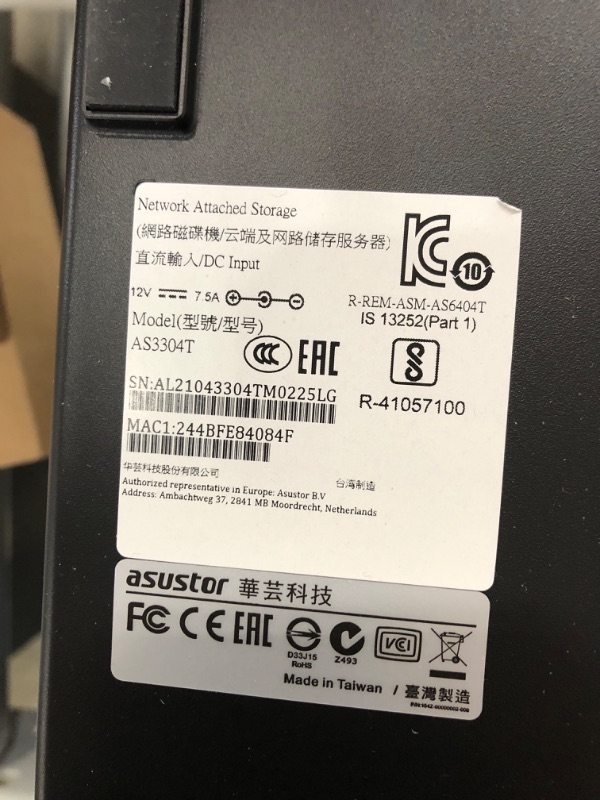 Photo 4 of Asustor Drivestor 4 Pro AS3304T - 4 Bay NAS, 1.4GHz Quad Core, 2.5GbE Port, 2GB RAM DDR4, Network Attached Storage (Diskless)
