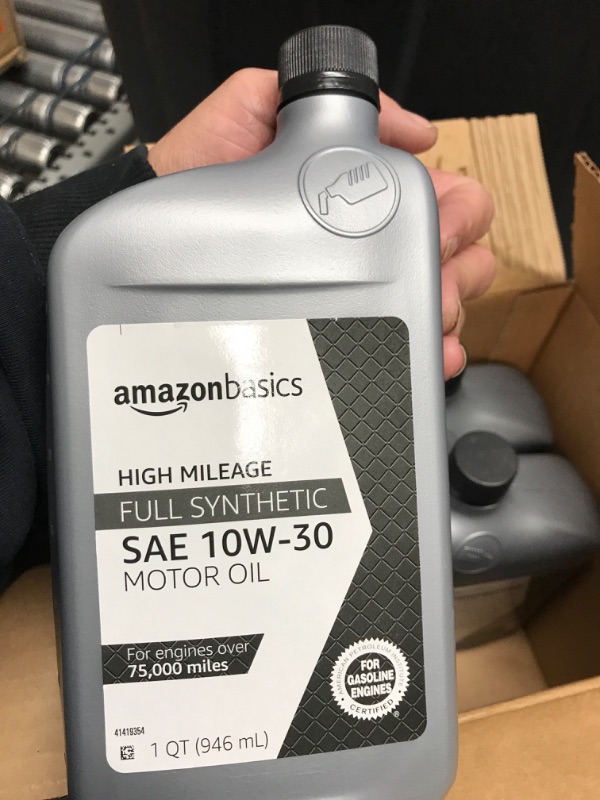 Photo 1 of Amazon Basics High Mileage Motor Oil - Full Synthetic - 10W-30 - 1 Quart - 6 Pack
