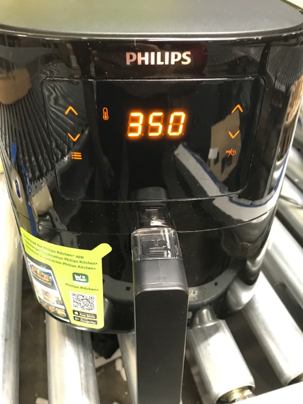 Photo 3 of ***PARTS ONLY*** Philips Essential Digital Airfryer-Compact with Rapid Air Technology (1.8lb/4.1L capacity)- HD9252/91 Compact Digital Airfryer