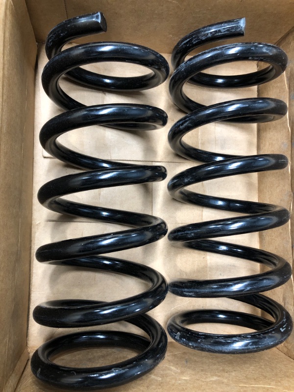 Photo 2 of Moog 5762 Coil Spring Set