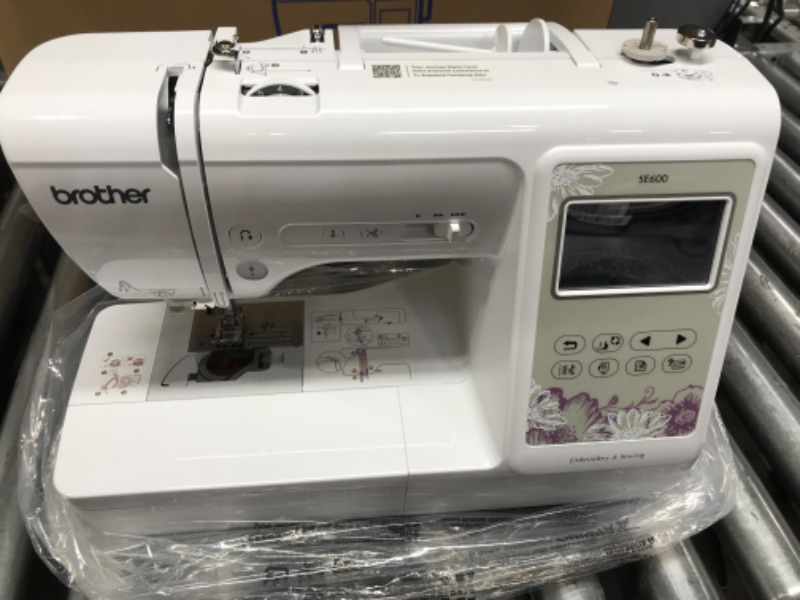 Photo 2 of ***parts only****Brother SE600 Sewing and Embroidery Machine, 80 Designs, 103 Built-In Stitches, Computerized, 4" x 4" Hoop Area, 3.2" LCD Touchscreen Display, 7 Included Feet