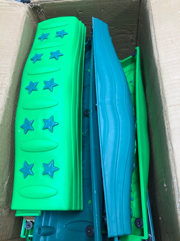 Photo 2 of Children's outdoor wave-shaped balance beam stepping stones Children's obstacle course Five-star pattern non-slip texture The bottom is equipped with non-slip mats (12PCS) 12PCS?Green?