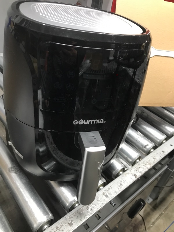 Photo 3 of *** POWERS ON *** Gourmia Air Fryer Oven Digital Display 6 Quart Large AirFryer Cooker 12 1-Touch Cooking Presets, XL Air Fryer Basket 1500w Power Multifunction Black and Stainless Steel Accents FRY FORCE GAF686 6 Qt.