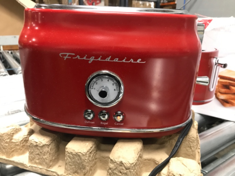 Photo 2 of ***TESTED POWER ON***Frigidaire ETO102-RED Retro Wide 2-Slice Toaster Perfect for Bread, English Muffins, Bagels, 5 Browning Levels, 900w, RED RED Toaster