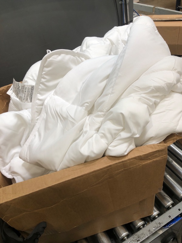 Photo 2 of  White 90-in x 90-in Comforter 