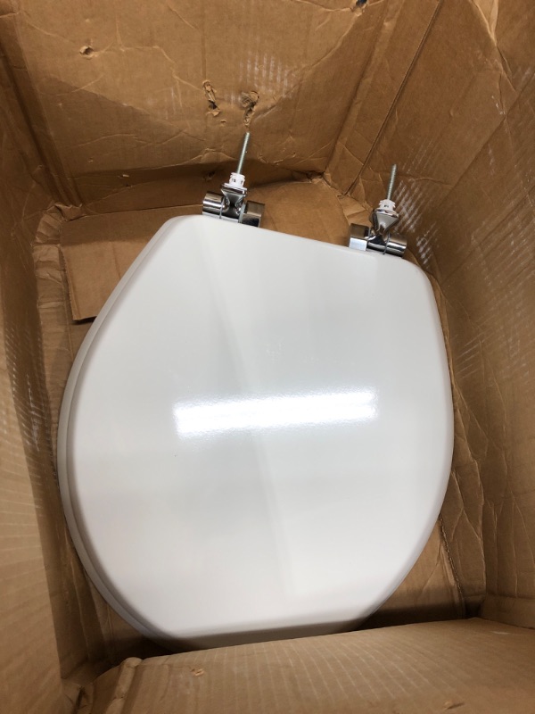 Photo 2 of ****USED*****  Mayfair 1847SLOW 000 Kendall Slow-Close, Removable Enameled Wood Toilet Seat That Will Never Loosen, 1 Pack ELONGATED - Premium Hinge, White ELONGATED White Toilet Seat