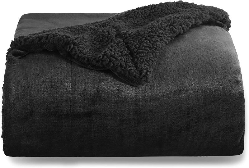 Photo 1 of **NOT PACKAGED**
Bedsure Sherpa Fleece Throw Blanket for Couch