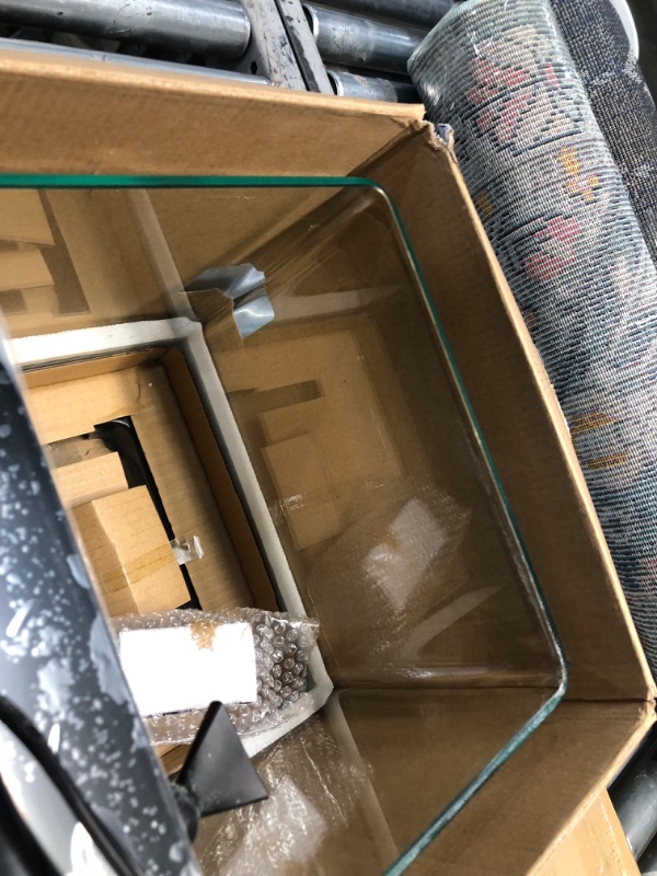 Photo 1 of **USED ITEM, MINOR DAMAGE VIEW PHOTOS**
Marineland Contour Rail Light Aquarium Kit