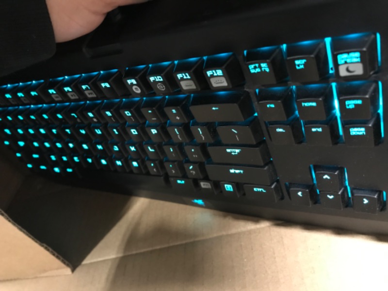 Photo 2 of Razer BlackWidow Chroma: Clicky RGB Mechanical Gaming Keyboard - 5 Macro Keys - Razer Green Mechanical Switches (Tactile and Clicky)