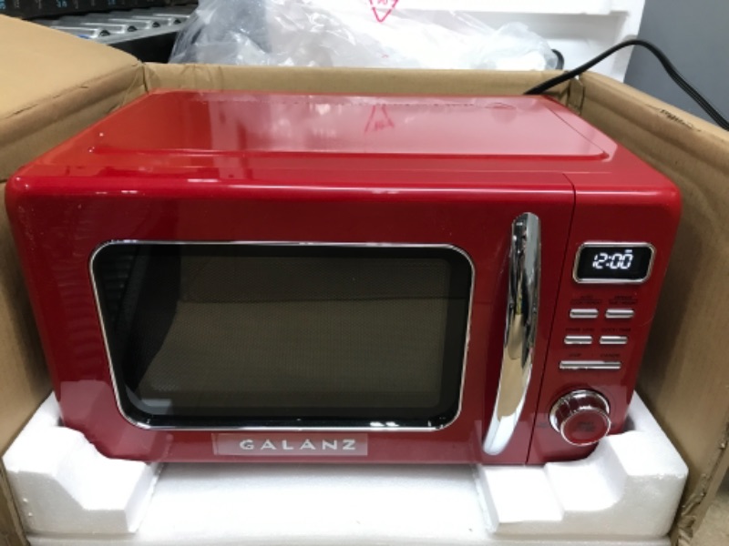 Photo 2 of *Tested* Galanz GLCMKZ09RDR09 Retro Countertop Microwave Oven with Auto Cook & Reheat, Defrost, Quick Start Functions, Easy Clean with Glass Turntable, Pull Handle, 0.9 cu ft, Red Red .9 cu ft Modern