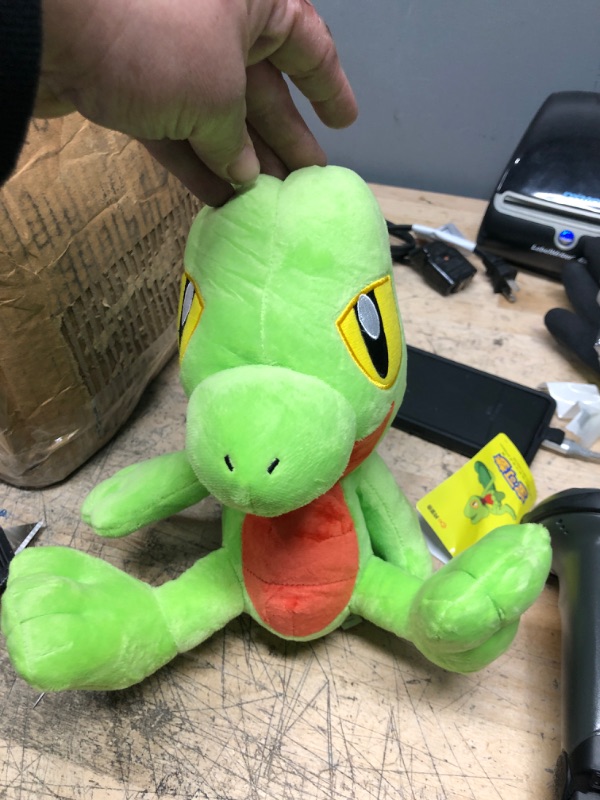 Photo 2 of 9" Treecko Reptile Pokemon Plush Toy Stuffed Animal NWT Nintendo *Minor Flaw*
