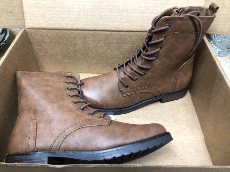 Photo 3 of Amazon Essentials Women's Lace-Up Combat Boot SIZE 10
