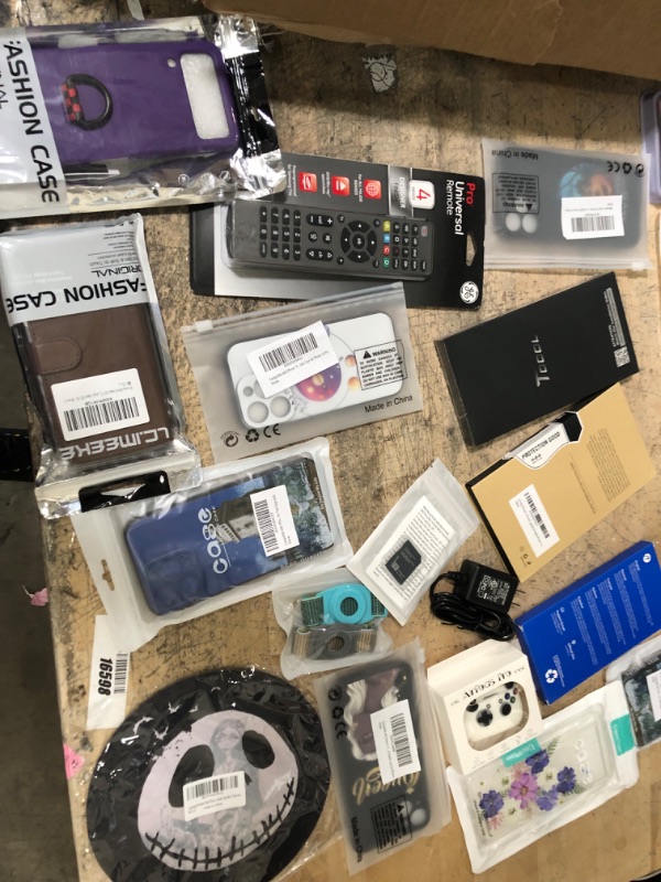 Photo 3 of 22 PACK ASSORTED PHONE CASE AND ACCESSORIES BUNDLE; Watch Bands, Airpod Cases, Computer, I phone and Samsung Items 