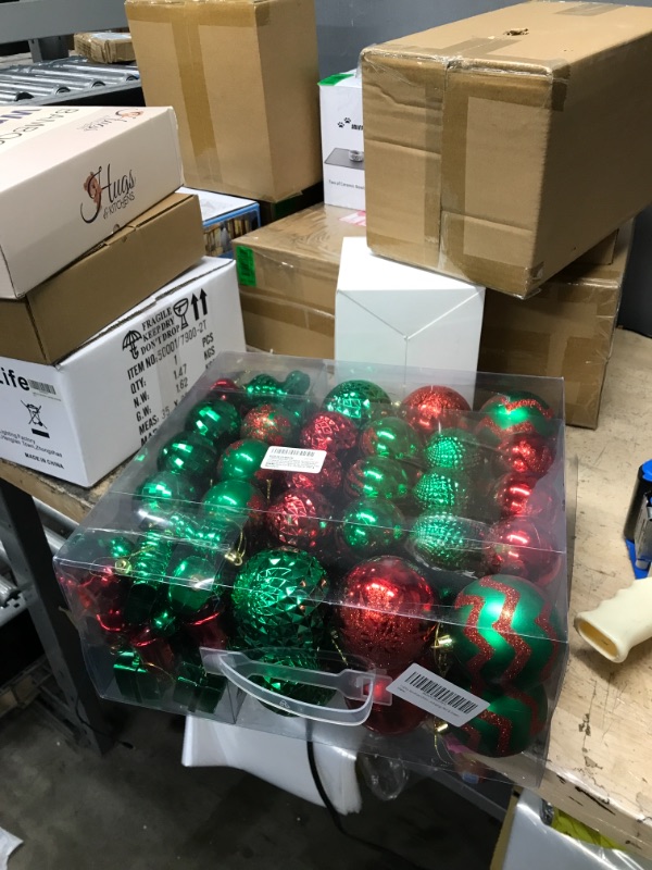 Photo 2 of 116Pcs Assorted Christmas Ornaments Set, Christmas Ornaments Balls, Shatterproof Christmas Balls Hanging for Christmas Tree with Portable Gift Box Packaging (Red & Green)
