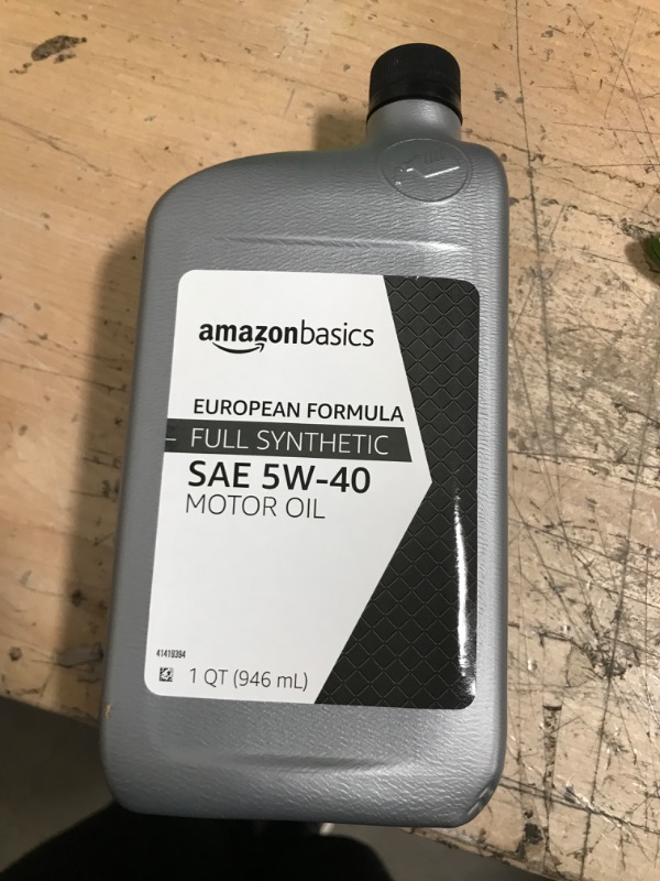 Photo 2 of Amazon Basics Full Synthetic Motor Oil, 5W-40, Euro Formula, 1 Quart, 6 Pack Full Synthetic 1 Quart - 6-Pack 5W-40