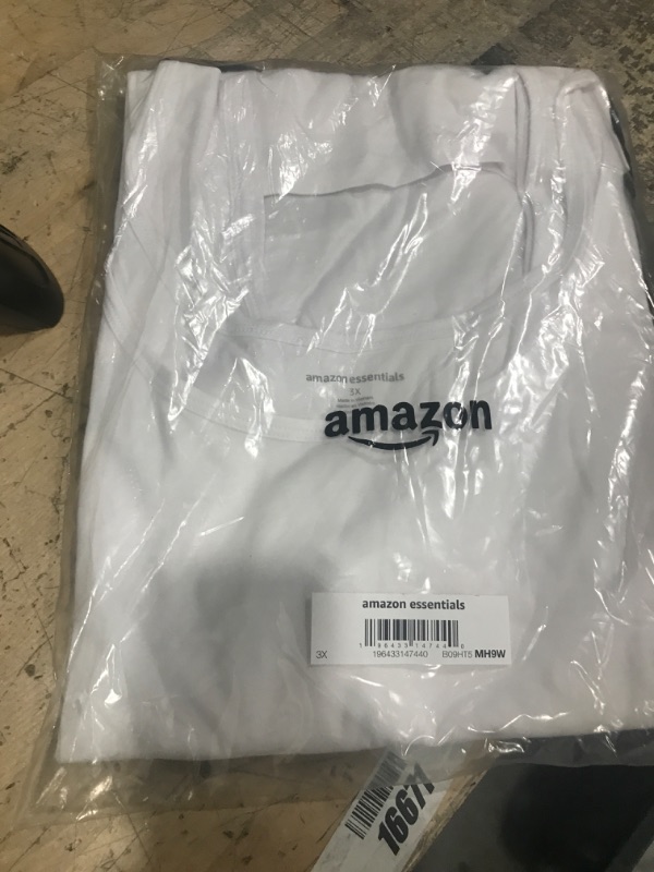 Photo 1 of 3X AMAZON ESSENTIAL MUSCLE SHIRT WHITE AND BLACK