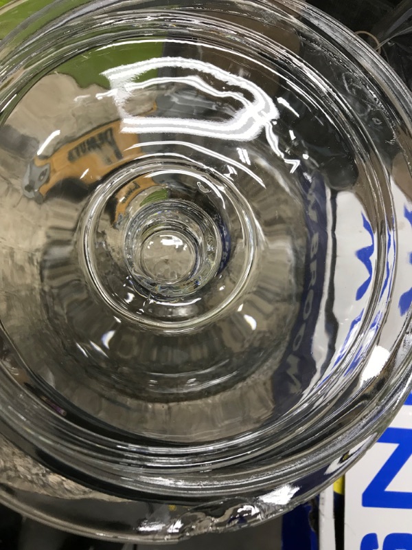 Photo 2 of **lid is chipped**
Anchor Hocking 1 Gallon Heritage Hill Glass Jar with Lid (4 piece, all glass, dishwasher safe) 1-Gallon Heritage Hill Jar/Cover - 2 Pk