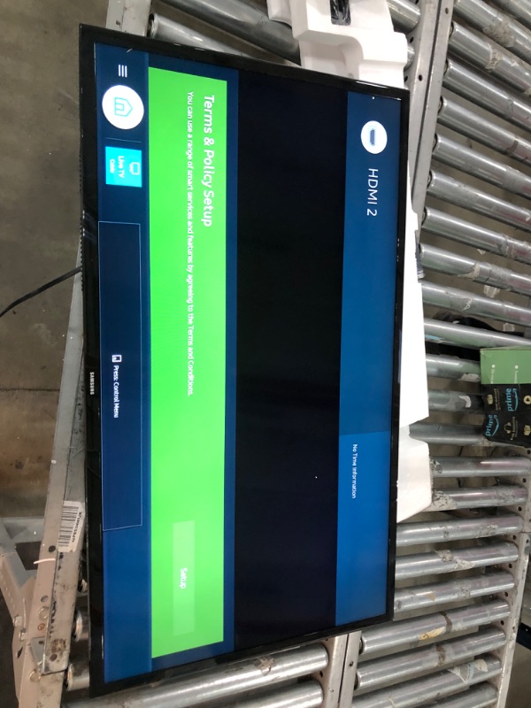 Photo 1 of SAMSUNG 40-inch Class LED Smart FHD TV 1080P (UN40N5200AFXZA, 2019 Model)