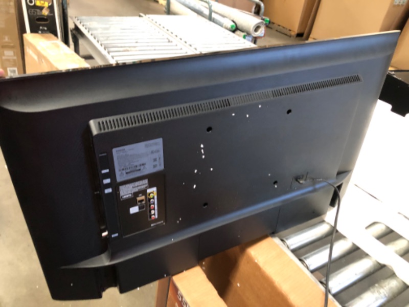Photo 1 of SAMSUNG 40-inch Class LED Smart FHD TV 1080P (UN40N5200AFXZA, 2019 Model)

