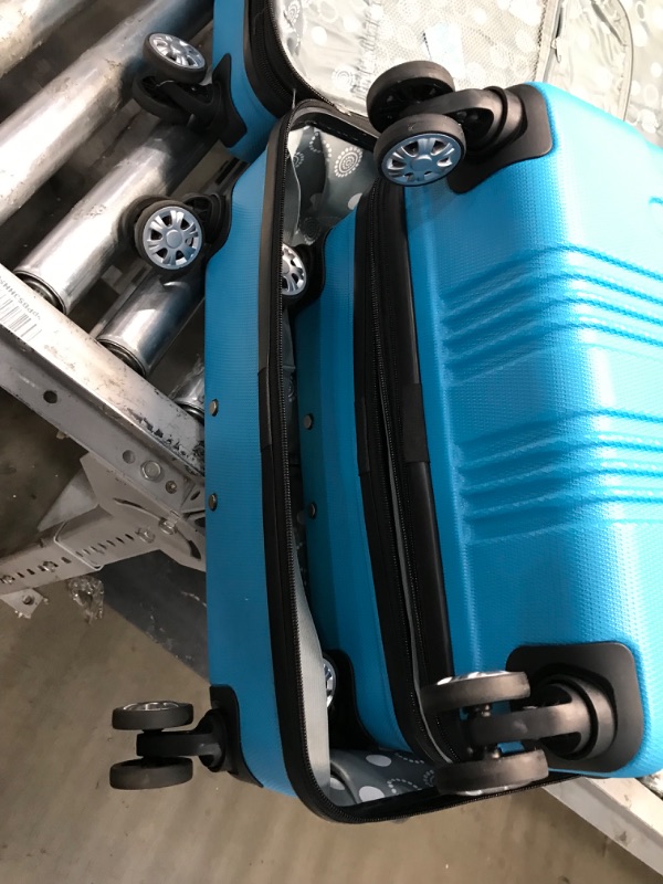 Photo 6 of **CRACK ON LARGER SUITCASE, SEE PHOTOS**
3-Piece Expandable Hardside Spinner Luggage Set