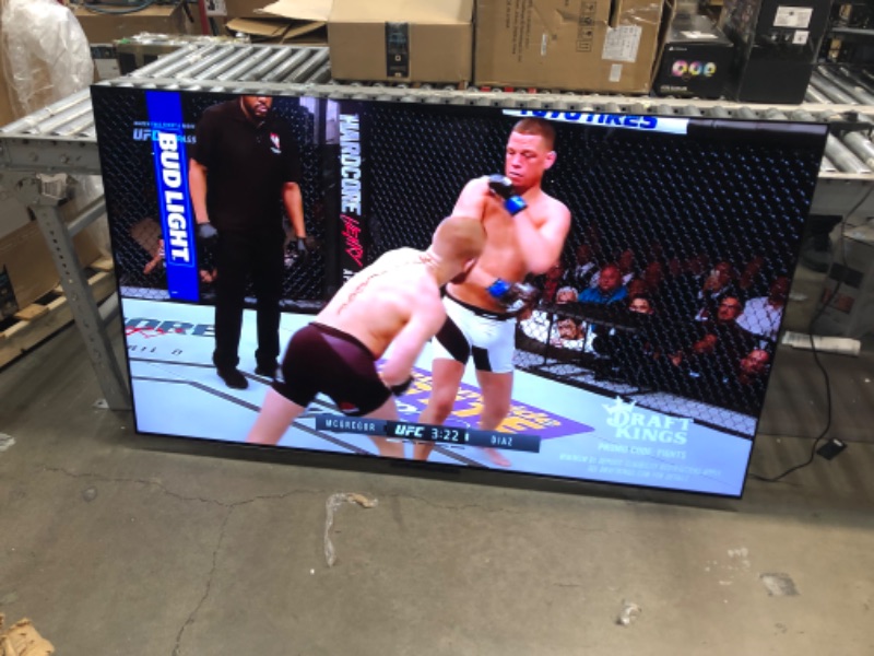 Photo 1 of LG 77-Inch Class OLED evo C2 Series Alexa Built-in 4K Smart TV, 120Hz Refresh Rate, AI-Powered 4K, Dolby Vision IQ and Dolby Atmos, WiSA Ready, Cloud Gaming (OLED77C2PUA, 2022) 
