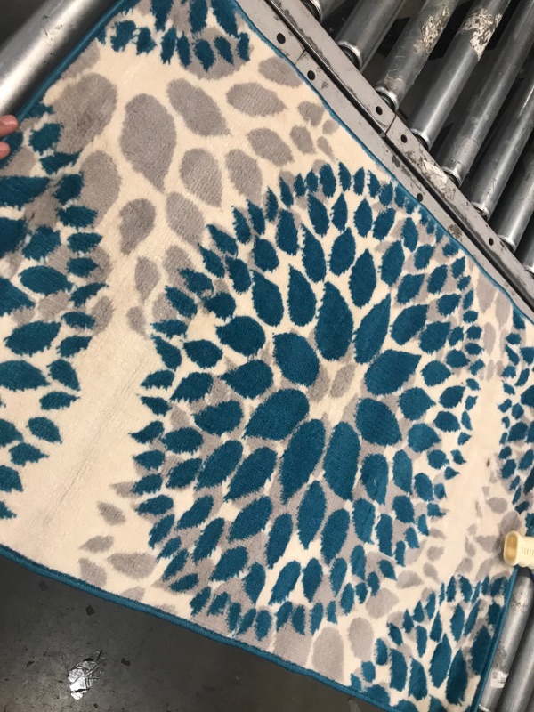 Photo 2 of **used-dirty**
Rugshop Modern Floral Circles Design Easy Cleaning for Living Room,Bedroom,Home Office,Kitchen Non Shedding Area Rug 2' x 3' Blue