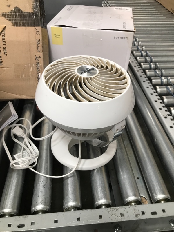 Photo 2 of ***PARTS ONLY*** Vornado 460 Small Whole Room Air Circulator Fan with 3 Speeds, 460-Small, White
