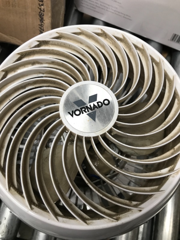 Photo 3 of ***PARTS ONLY*** Vornado 460 Small Whole Room Air Circulator Fan with 3 Speeds, 460-Small, White
