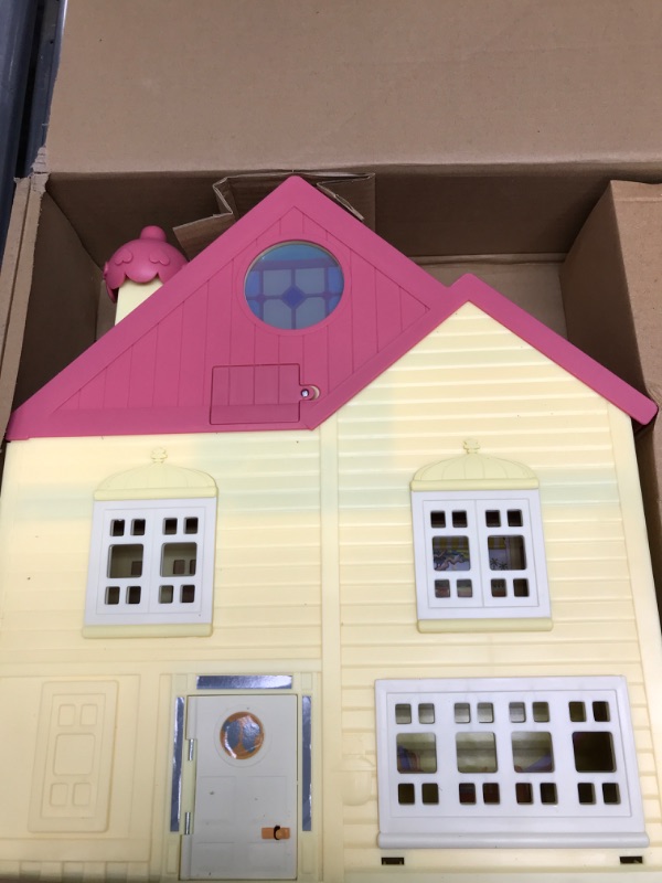 Photo 2 of Bluey Ultimate Lights & Sounds Playhouse & Toy Box, 2.5-3 inch Figures - Amazon Exclusive Amazon Exclusive - Bluey Ultimate Lights & Sounds Playhouse