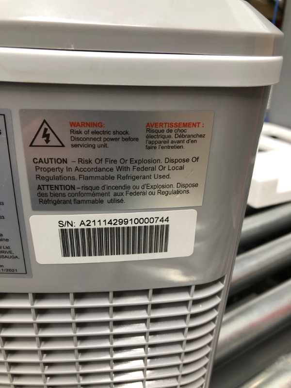 Photo 6 of ***TESTED WORKING*** FRIGIDAIRE EFIC189-Silver Compact Ice Maker, 26 lb per Day, Silver (Packaging May Vary)