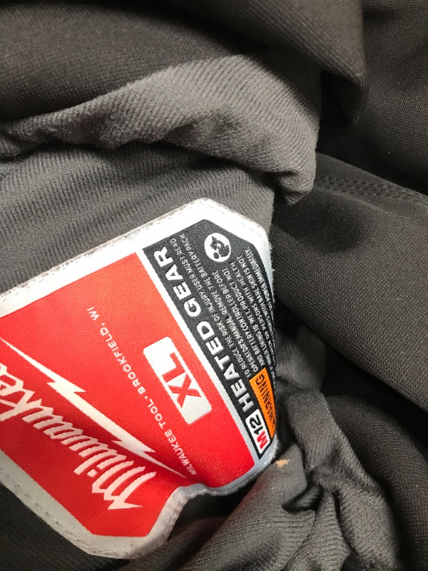 Photo 3 of ***JACKET ONLY/NO BATTERY*** Milwaukee 204B-21S M12 12V Heated Toughshell Jacket Kit Black X-Large Black
