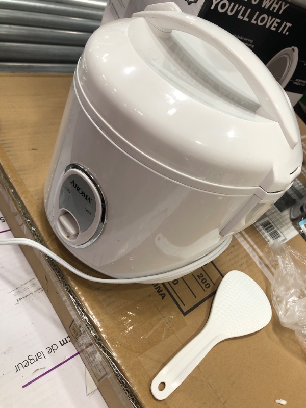 Photo 2 of * UNFUNCTIONAL * Aroma Housewares 8-Cup (Cooked) (4-Cup UNCOOKED) Cool Touch Rice Cooker (ARC-914S)