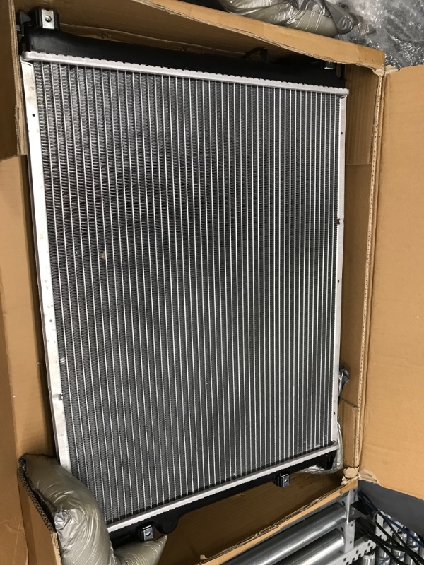 Photo 2 of DNA Motoring OEM-RA-2767 OE Style Direct Fit 1-Row Aluminum Radiator Compatible with 05-08 Chrysler 300/Magnum/Charger, 24-1/4" W X 18-1/2" H X 1-1/4" D, 1-7/16" Inlet, 1-7/16" Outlet 06-08 Charger