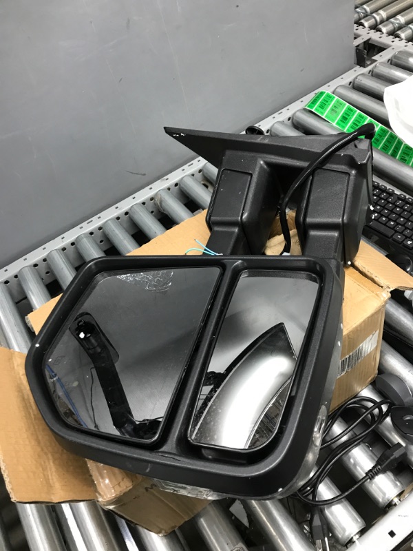 Photo 3 of AERDM New Towing Mirror Black Housing with Temperature sensor Fit 1999-2016 Ford Super Duty F-250 F-350 F-450 F-550 with Turn Signal and Auxiliary Lamp